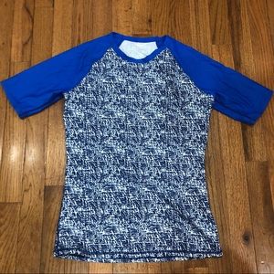 3/$10 {Old Navy} Blue Rashguard